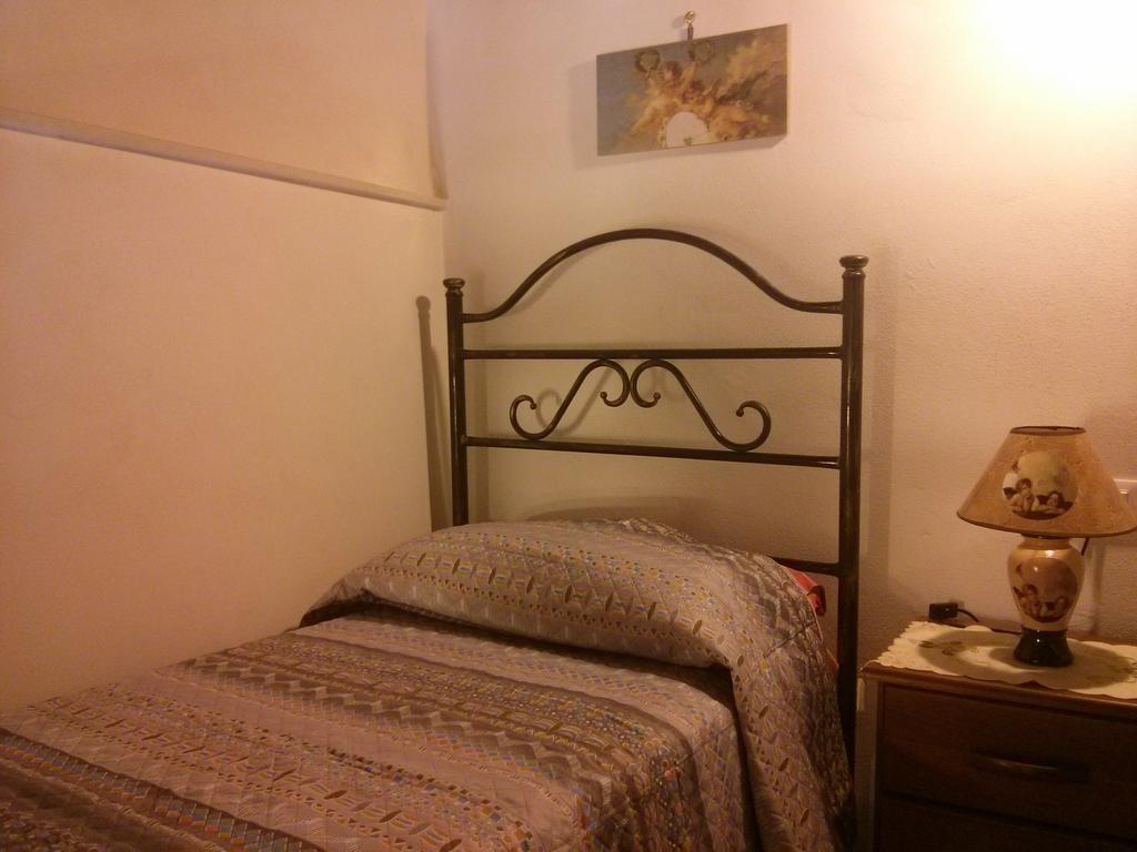 Anticu Dammusu Apartment Шикли Стая снимка