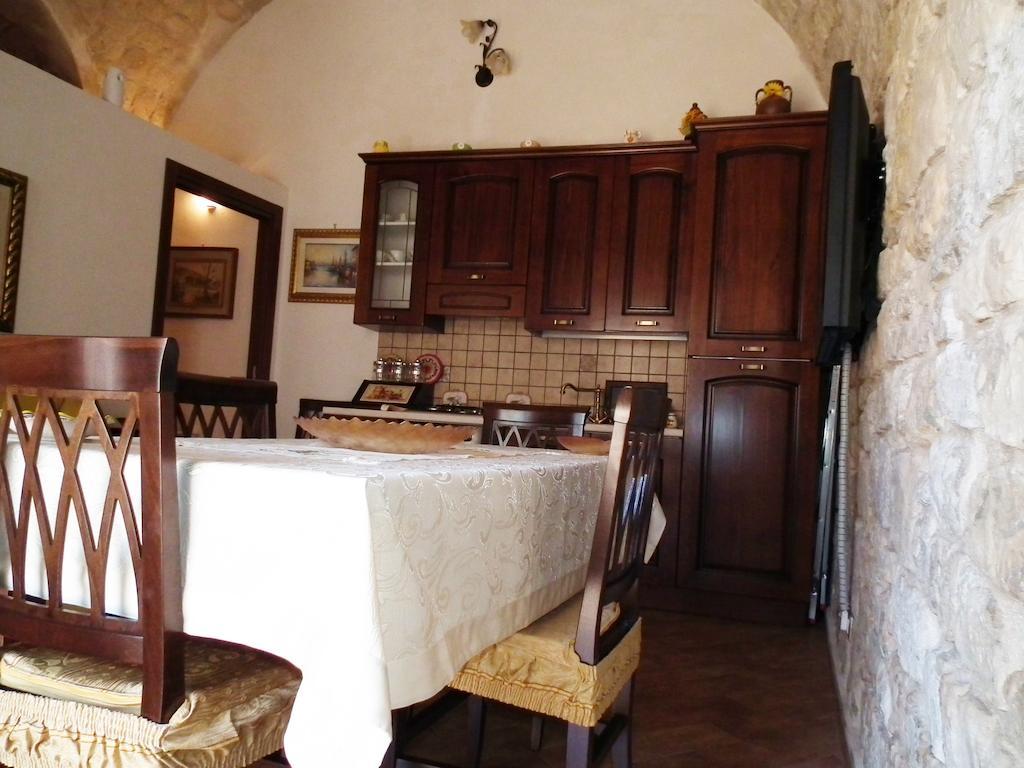 Anticu Dammusu Apartment Шикли Стая снимка